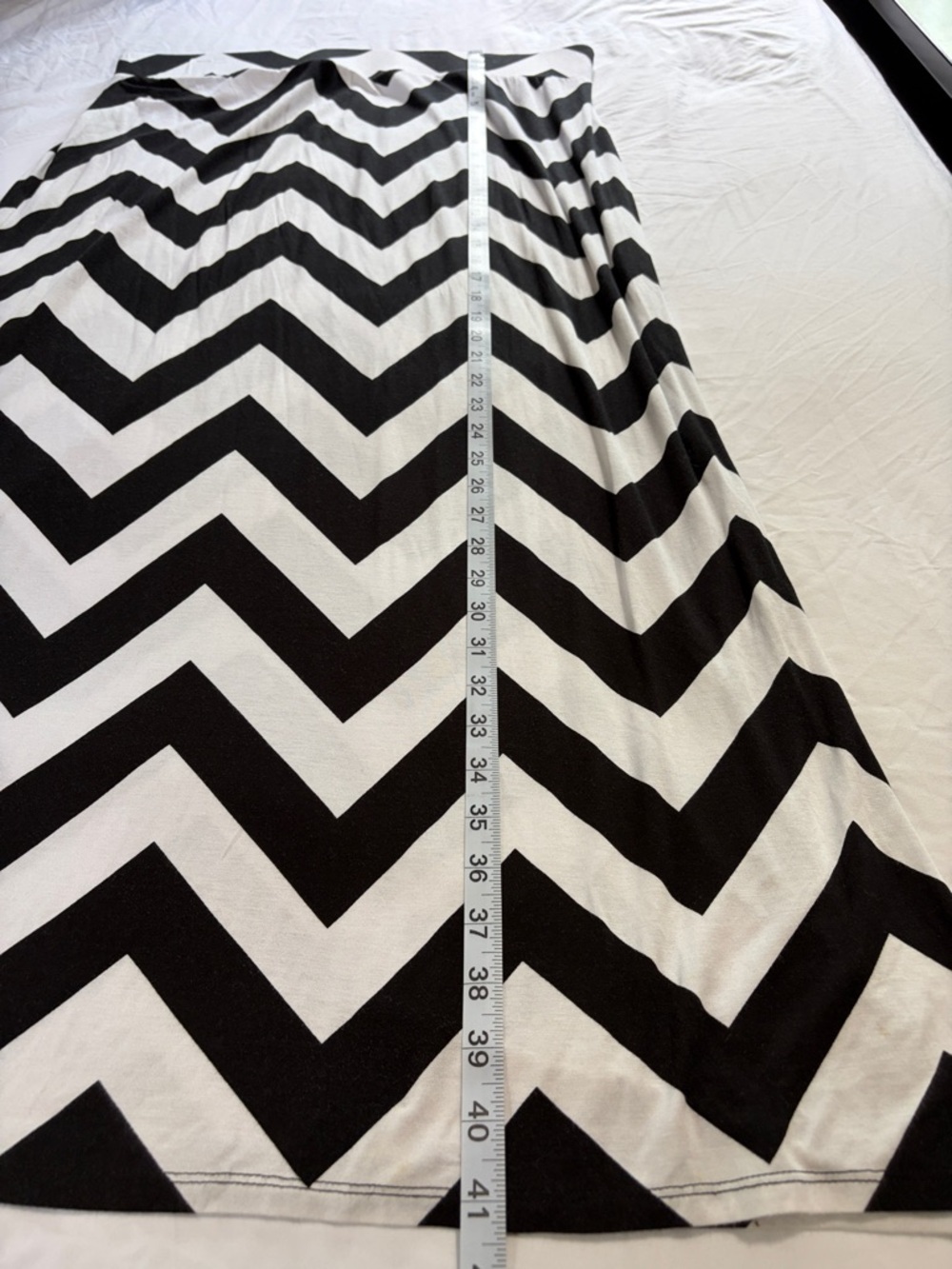 a.n.a Black and White Chevron Maxi Skirt - Picture 6 of 9